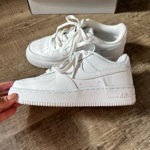 White AF1 3.5 youth 5.5 women